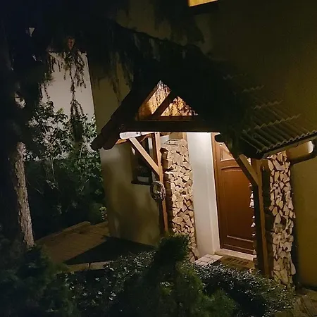 Cervena Veza Ferienhaus *