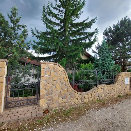 Cervena Veza Ferienhaus *